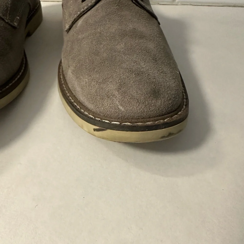 BANANA REPUBLIC SUEDE grey men's lace oxford.  11